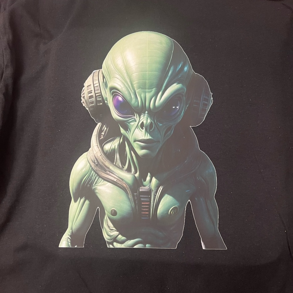 100% Cotton Long Sleeve Alien Printed Black Color Unisex T-Shirt - Picture 2 of 2